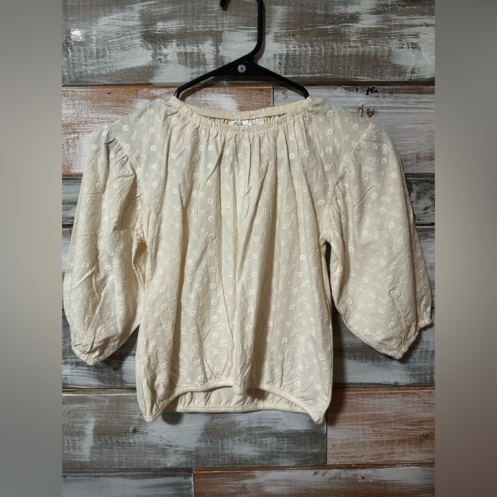Cream Eyelet Blouse NWT size 3/4y